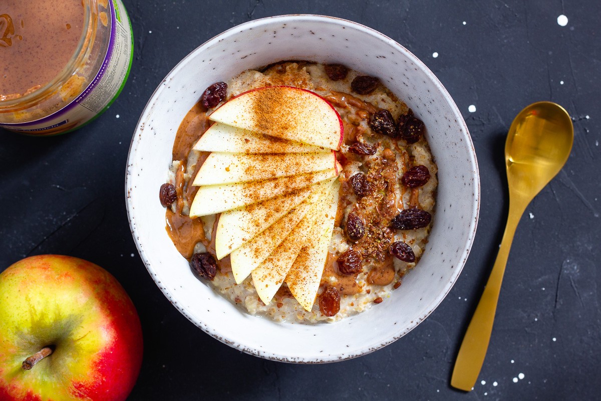 super-quick-porridge-with-apple-cinnamon-almond-1.jpeg