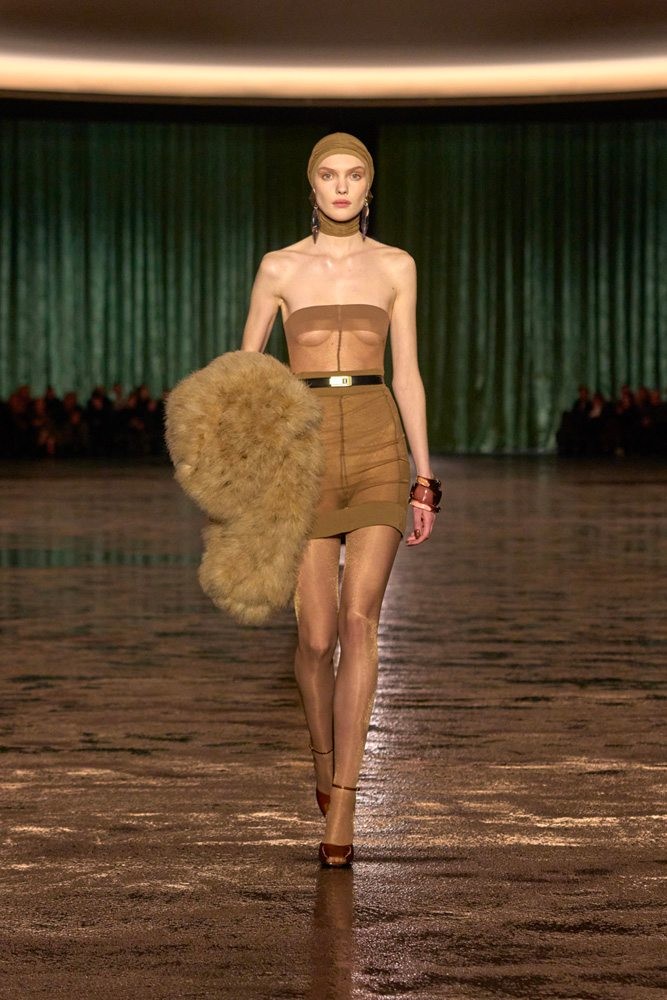 saint-laurent-fashion-show-woman-winter24-runway-01-lr-0.jpg